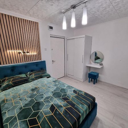 15. Little Studio Apartment Bucharest Luaran gambar