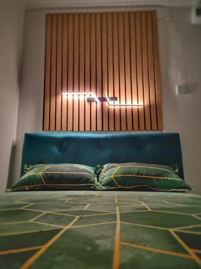15. Little Studio Apartment Bucharest Luaran gambar