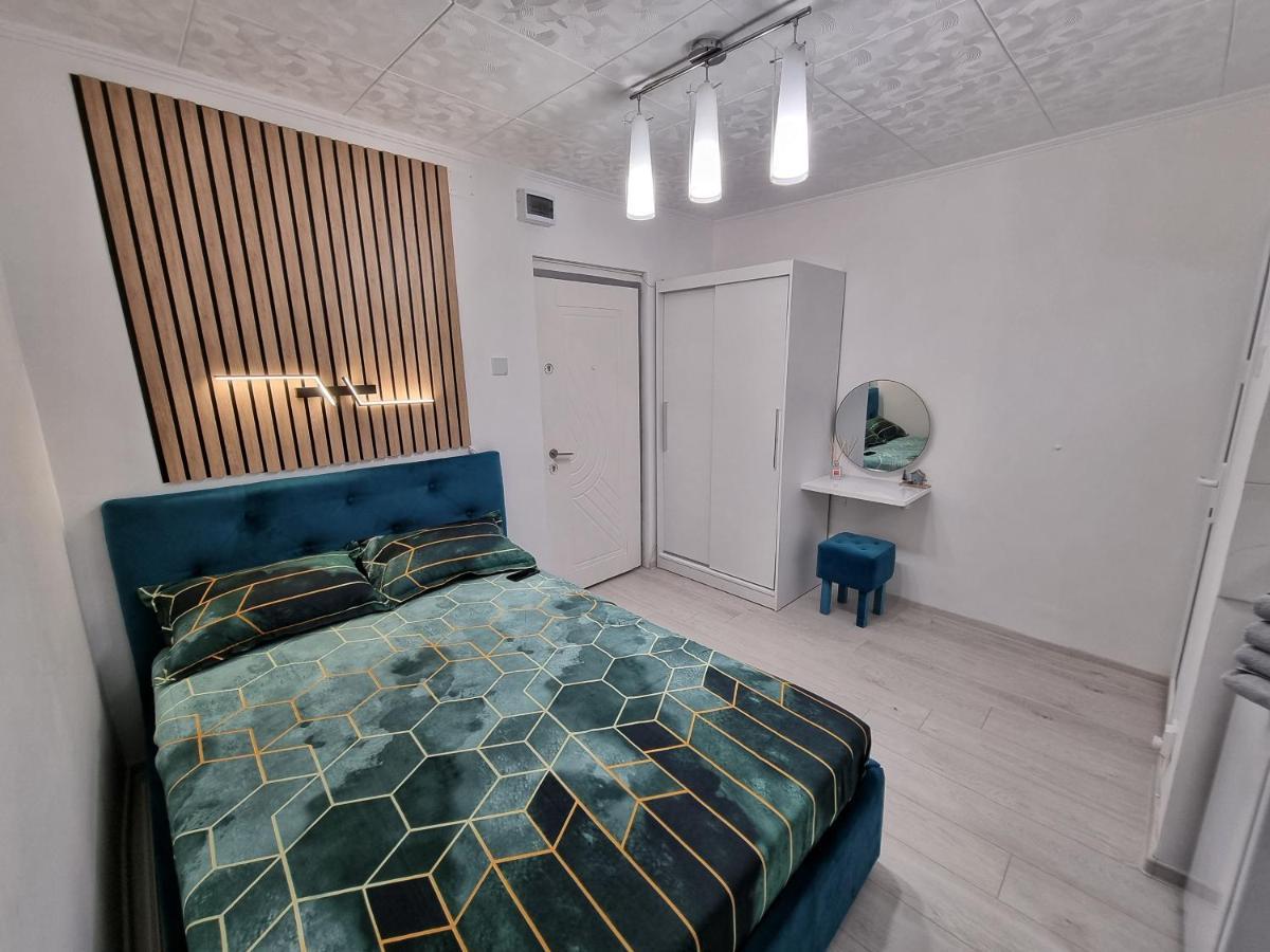 15. Little Studio Apartment Bucharest Luaran gambar
