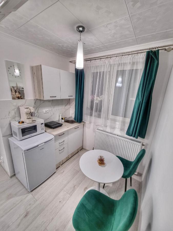 15. Little Studio Apartment Bucharest Luaran gambar