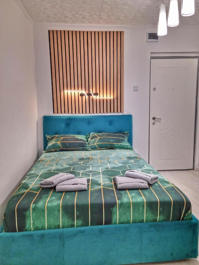15. Little Studio Apartment Bucharest Luaran gambar