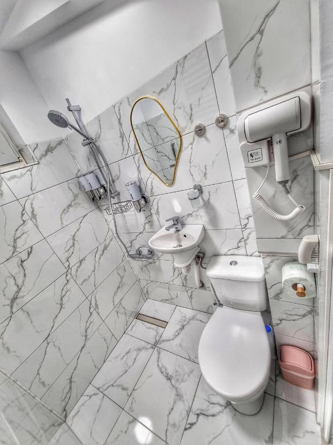 15. Little Studio Apartment Bucharest Luaran gambar