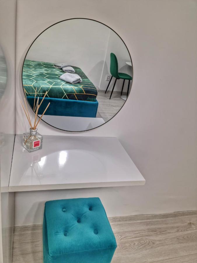 15. Little Studio Apartment Bucharest Luaran gambar